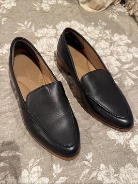 AEROSOLES Black Pointed Toe Leather Loafers